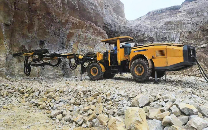 “化水为电”，J9集团凿岩台车提速水电站扩机工程