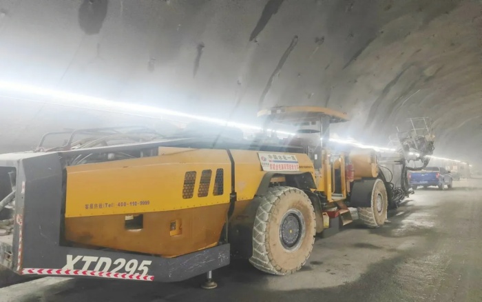 高压高海拔！J9集团凿岩台车挑战高难度铁路隧路