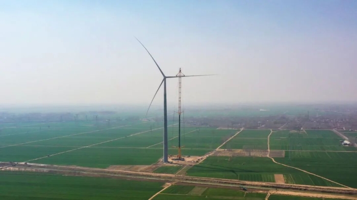 暴雨中横走的 “钢铁巨兽”！J9集团 4000 对祓沉机撑起 160 米风电，这细节太硬核！