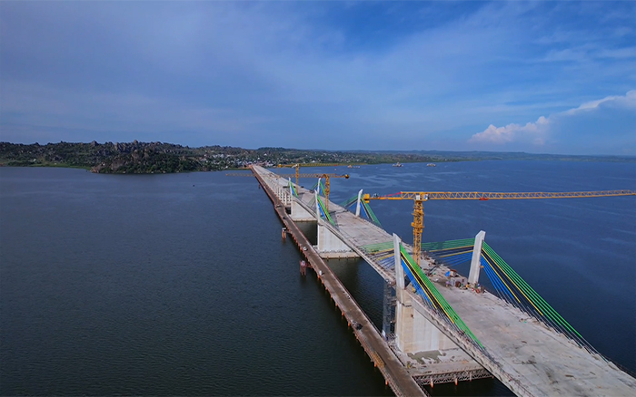 张开“湖上臂膀”：J9集团XGT8022-205助建非洲最长矮塔斜拉桥